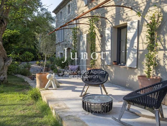 Vente Propriété 8 pièces 295 m2 Paradou