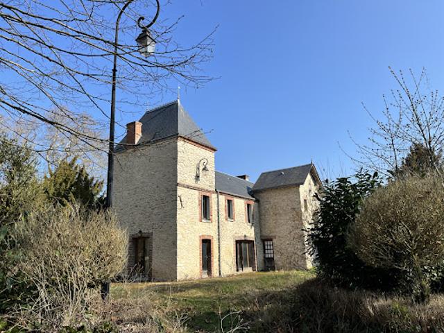 Vente Propriété 8 pièces 350 m2 Montcresson