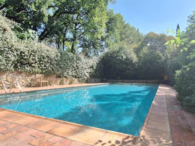 Vente Propriété 8 pièces 352 m2 Tourrettes