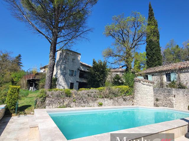 Vente Propriété 9 pièces 220 m2 Flaugnac