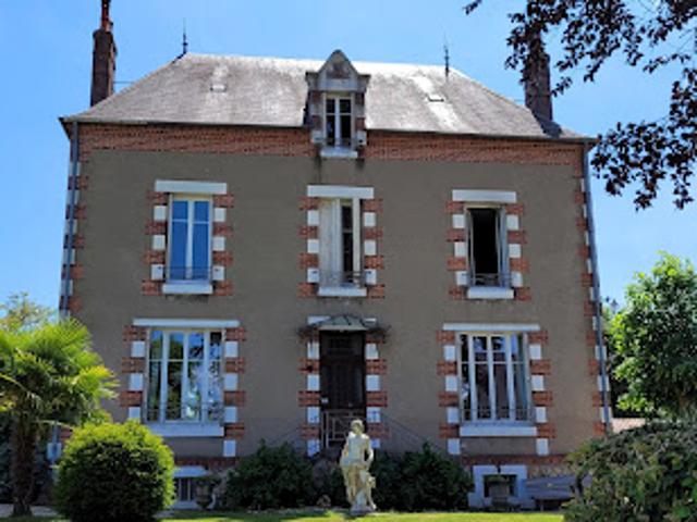 Vente Propriété 9 pièces 221.75 m2 Henrichemont