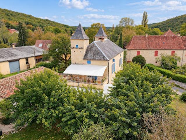Vente Propriété 9 pièces 233 m2 Léobard