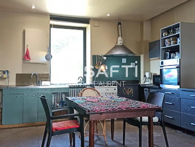Vente Propriété 9 pièces 252 m2 Penvénan