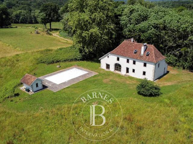 Vente Propriété 9 pièces 265.7 m2 Sauveterre de Béarn