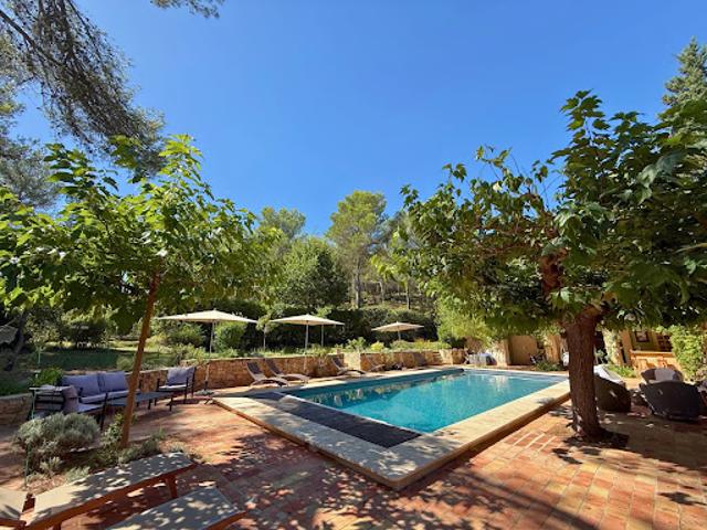 Vente Propriété 9 pièces 260 m2 Beaurecueil