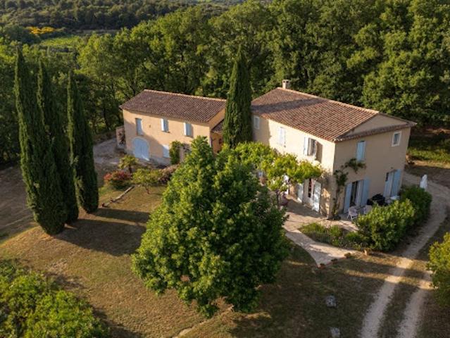 Vente Propriété 9 pièces 260 m2 Le Barroux