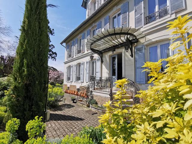 Vente Maison de maître 9 pièces 280 m2 Mandres les Roses