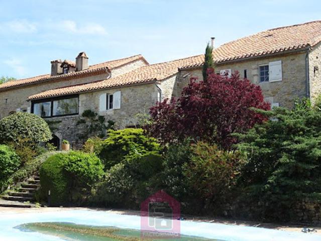 Vente Propriété 9 pièces 310 m2 Cahors