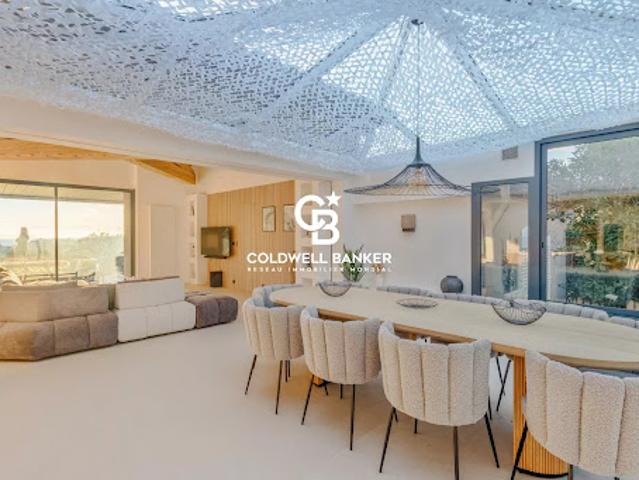 Vente Propriété 9 pièces 373.87 m2 La Croix Valmer