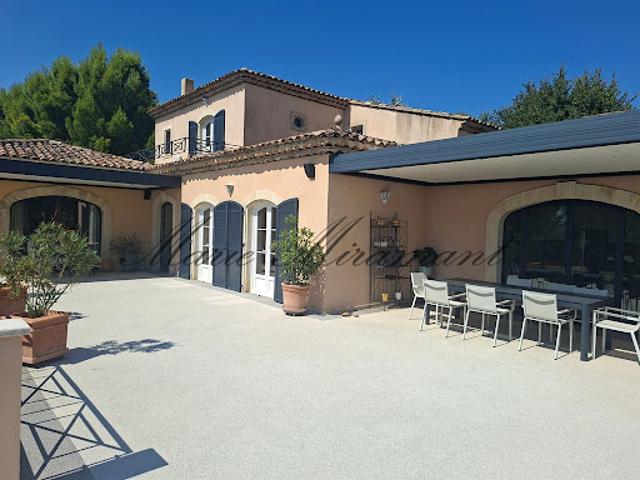 Vente Propriété 9 pièces 400 m2 Avignon