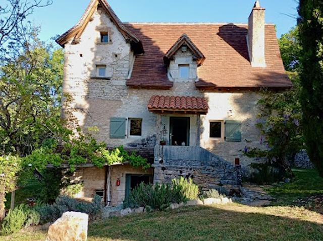 Vente Propriété 9 pièces Figeac