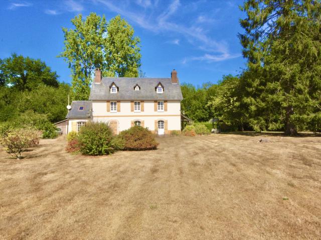 Vente propriété sur 3950 m2 de terrain proche de la mer en N. 191m² Valmont