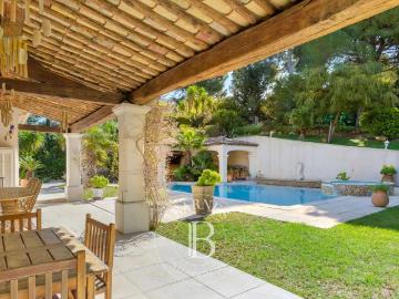 Vente Sanary Beaucours Belle Villa Traditionnelle Pi. 180m² Sanary sur Mer