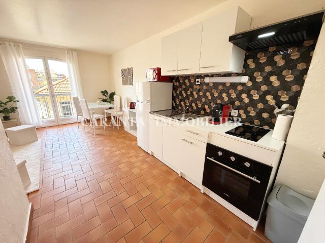 Vente Studio T1 Centre Ville Sainte Maxime avec terrasse et cave