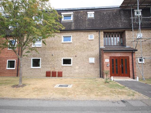 Ventress Farm Court, Cambridge CB1 2 bed flat to rent £1,700 pcm £392 pw