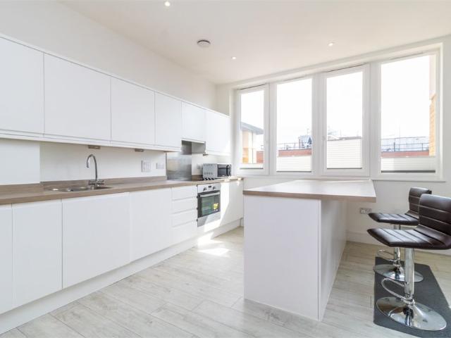 Venture House, Staines Upon Thames TW18, 2 bed flat to rent, £1,770 pcm | PrimeLocation