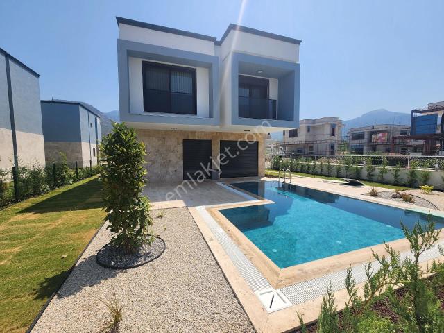 Venüs Plajı Dibi Harika Havuzlu Villa