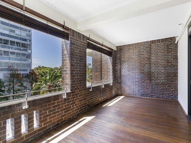 ‘Venables’ – Lofty ceilings, period charm & lifestyle appeal