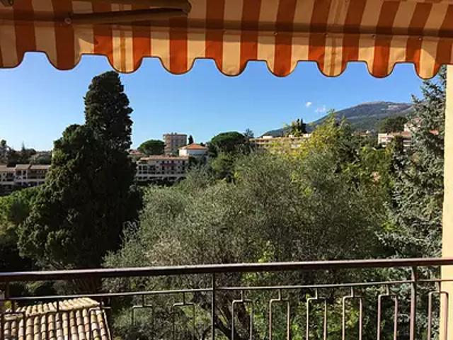 Vence 06140 Location appartement 3 pièces t3 piscine terrasse