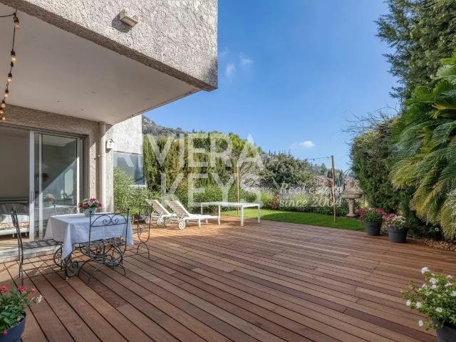 VENCE: 3 pièces avec terrasse et piscine proche centre vill. 75m² Vence