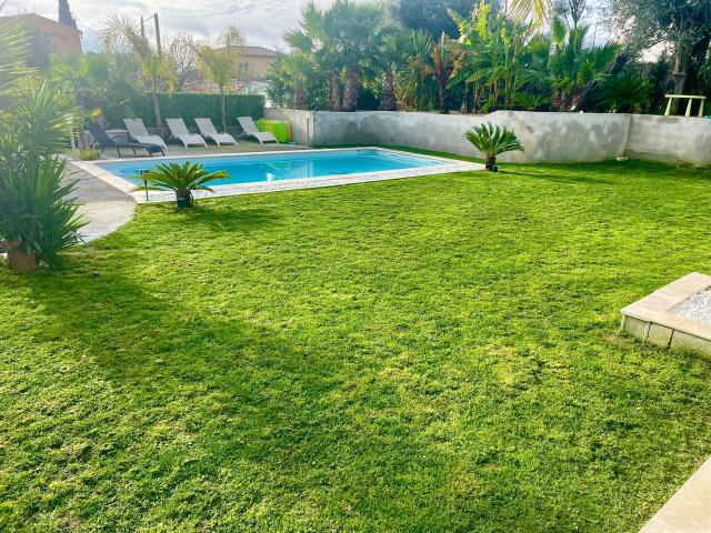 VENCE Villa récente 7 pièces d'environ 160m2 Piscine 160m² Vence