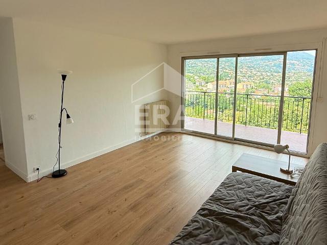 VENCE, Appartement1 pièce s 40m² à louer avec vue imprenable