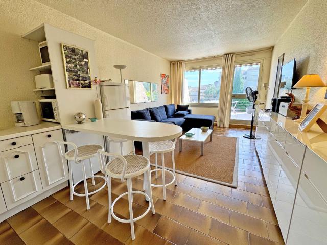 Vence Appartement de 2 pièces avec terrasse, résidence avec piscine