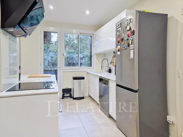Vence Appartement Entierement Rénové Dans Un Secteur Recherc. 63m² Vence