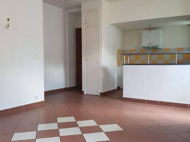 VENCE CENTRE SPACIEUX APPARTEMENT 2 PIÈCES PAS DE PARKING