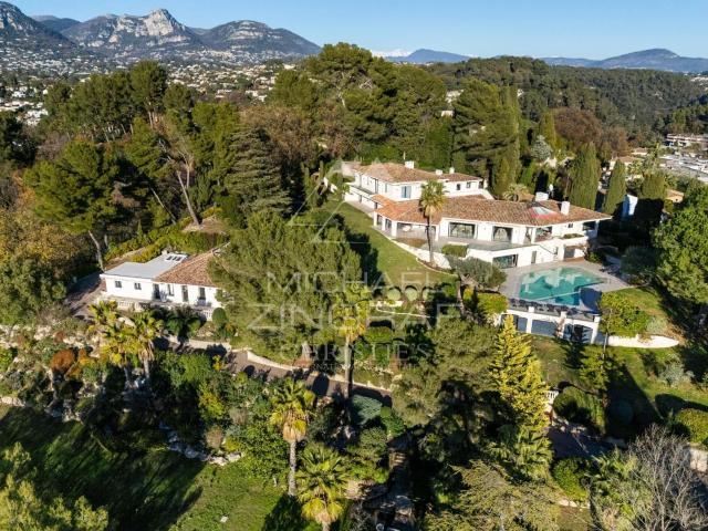 Vence – Propriété d’architecte avec vue dégagée sur Saint Paul de Vence jusqu'à à la mer