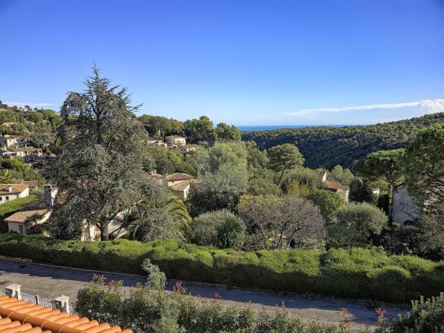 Vence Quartier résidentiel A pied du centre ville 155m. 185m² Vence