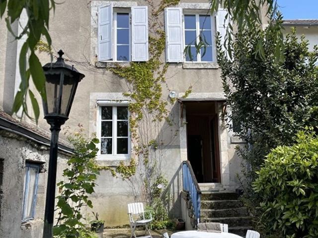 Vend maison de ville avec jardin à Lignières 117m² Lignières