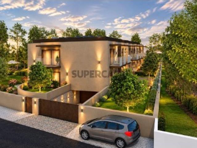 Venda Apartamento T1 Novo c/ Logradouro Pousa Barcelos