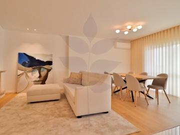 Venda apartamento T2 totalmente renovado em Maximinos