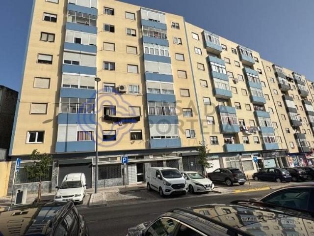 Venda Apartamento T2 Av Dom Nuno Alvares Pereira, Agualva Cacém
