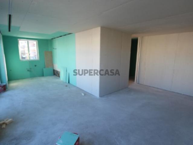 Venda Apartamento T2Cobertura com Terraço Novo, em Real, Braga