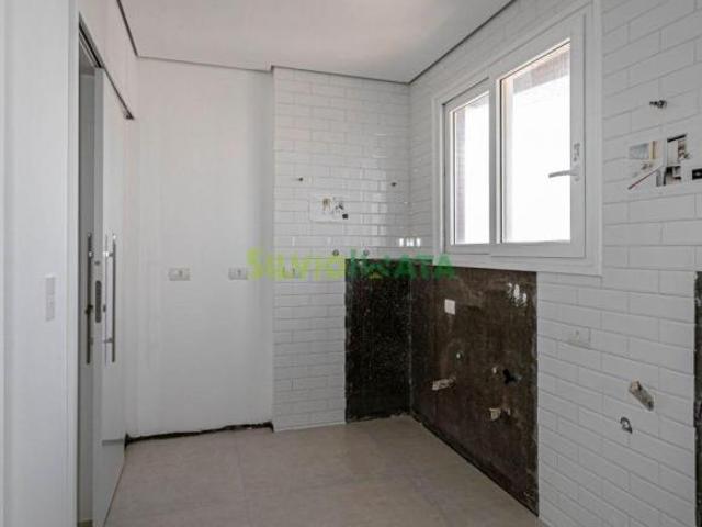 VENDA | Apartamento, com 2 dormitórios em Zona 03, Maringá