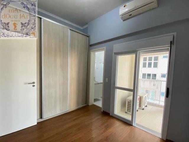Venda Apartamento Gonzaga Santos SP mAr dOce lAr com 2 suítes, varanda ampla em condomínio fechado
