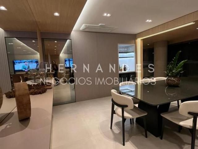 Apartamento à venda em Barueri SP, no bairro Sítio Tamboré Alphaville, com 3 suítes e 180m² de área