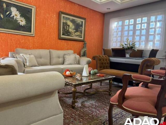 Venda Casa Nova Suíça Casa de Rua com 3 Quarto s à Venda por R$ 1400000.00 no setor Nova Suiça VN