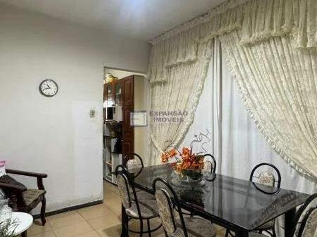VENDA, CASA, ÁGUA FRESCA