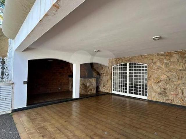 Venda Casa com 4 Dormitórios no Parque Santa Cecília