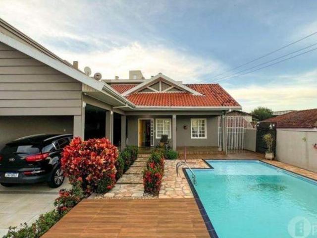 VENDA | Casa, com 4 dormitórios em Centro, Toledo