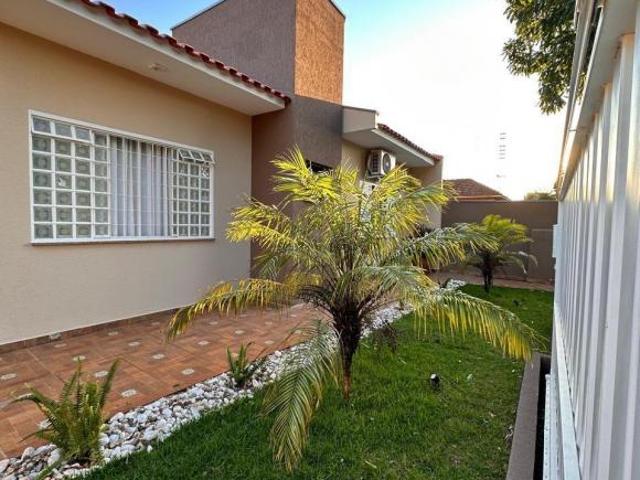 VENDA | Casa, com 4 dormitórios em Vila Samuel, Astorga