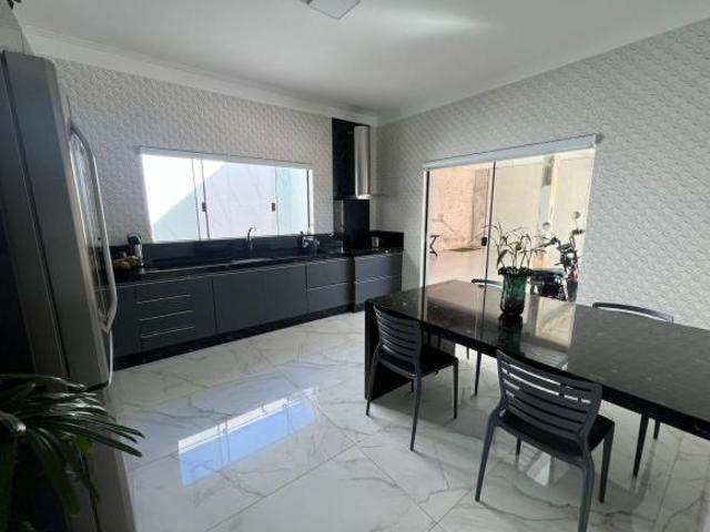 VENDA | Casa, com 3 dormitórios em Jardim Oásis, Paranavaí