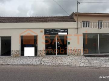 Venda Casa com Espaço Comercial 437 m2 Moitas de Venda Alcanena