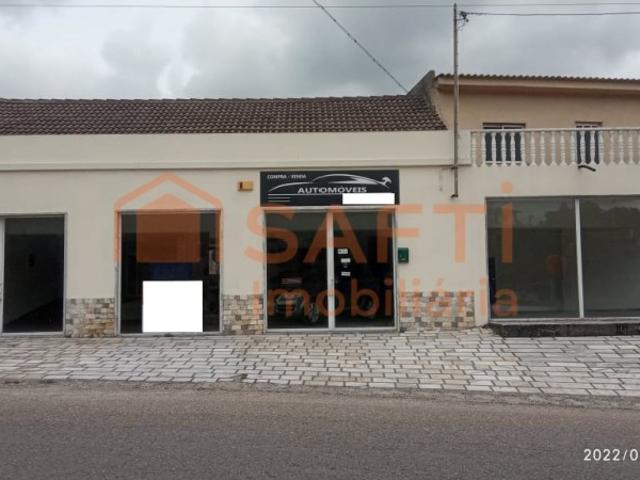 Venda Casa com Espaço Comercial 437 m2 Moitas de Venda Alcanena