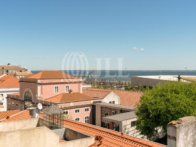 Venda conjunta de três prédios, em Alfama, Lisboa 0m² Santa Maria Maior