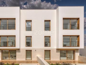 Venda de Terreno em Monte Abraão