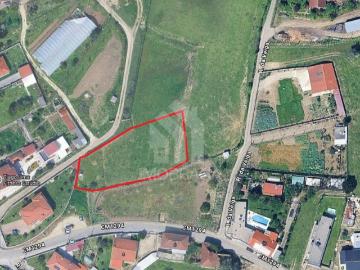 Venda de Terreno, em S. Mamede Este, Braga